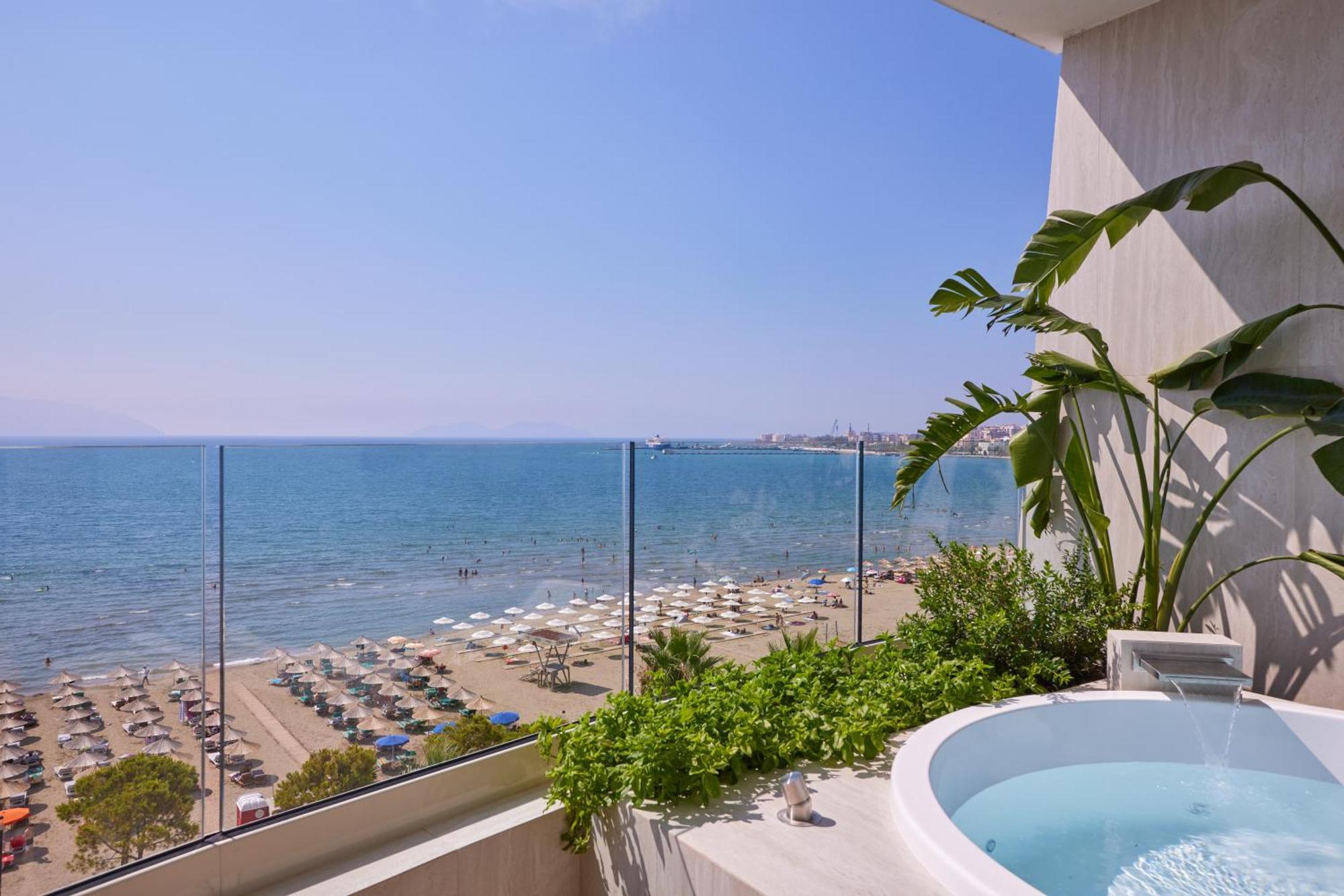 Valis Luxury Hotel Vlorë Buitenkant foto