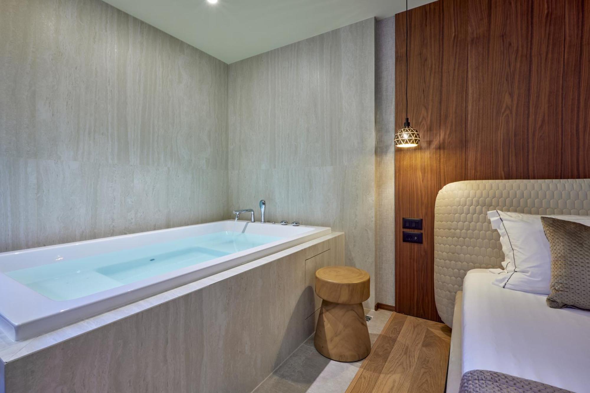 Valis Luxury Hotel Vlorë Buitenkant foto