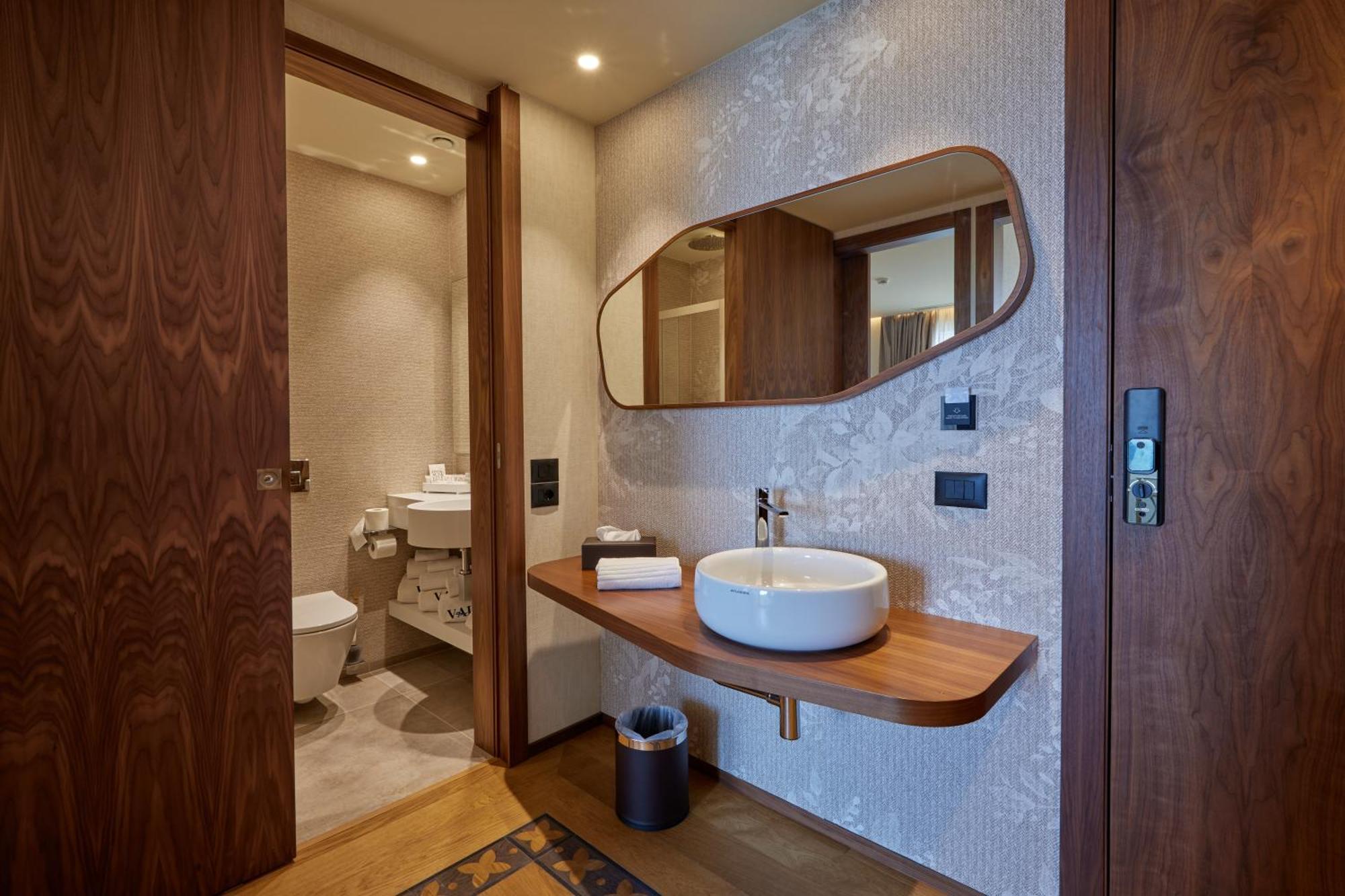 Valis Luxury Hotel Vlorë Buitenkant foto