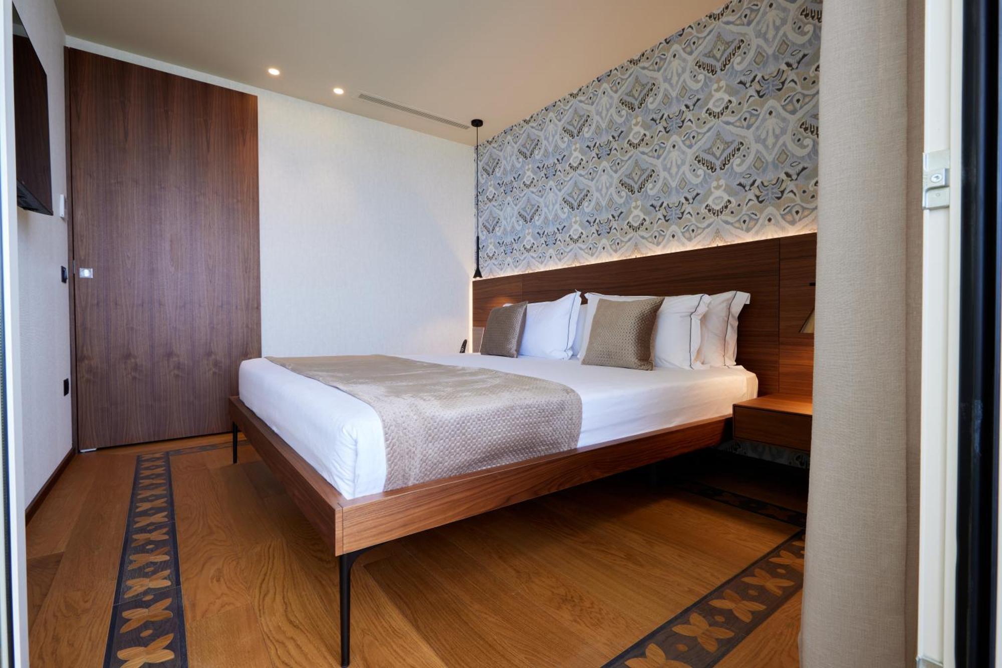 Valis Luxury Hotel Vlorë Buitenkant foto