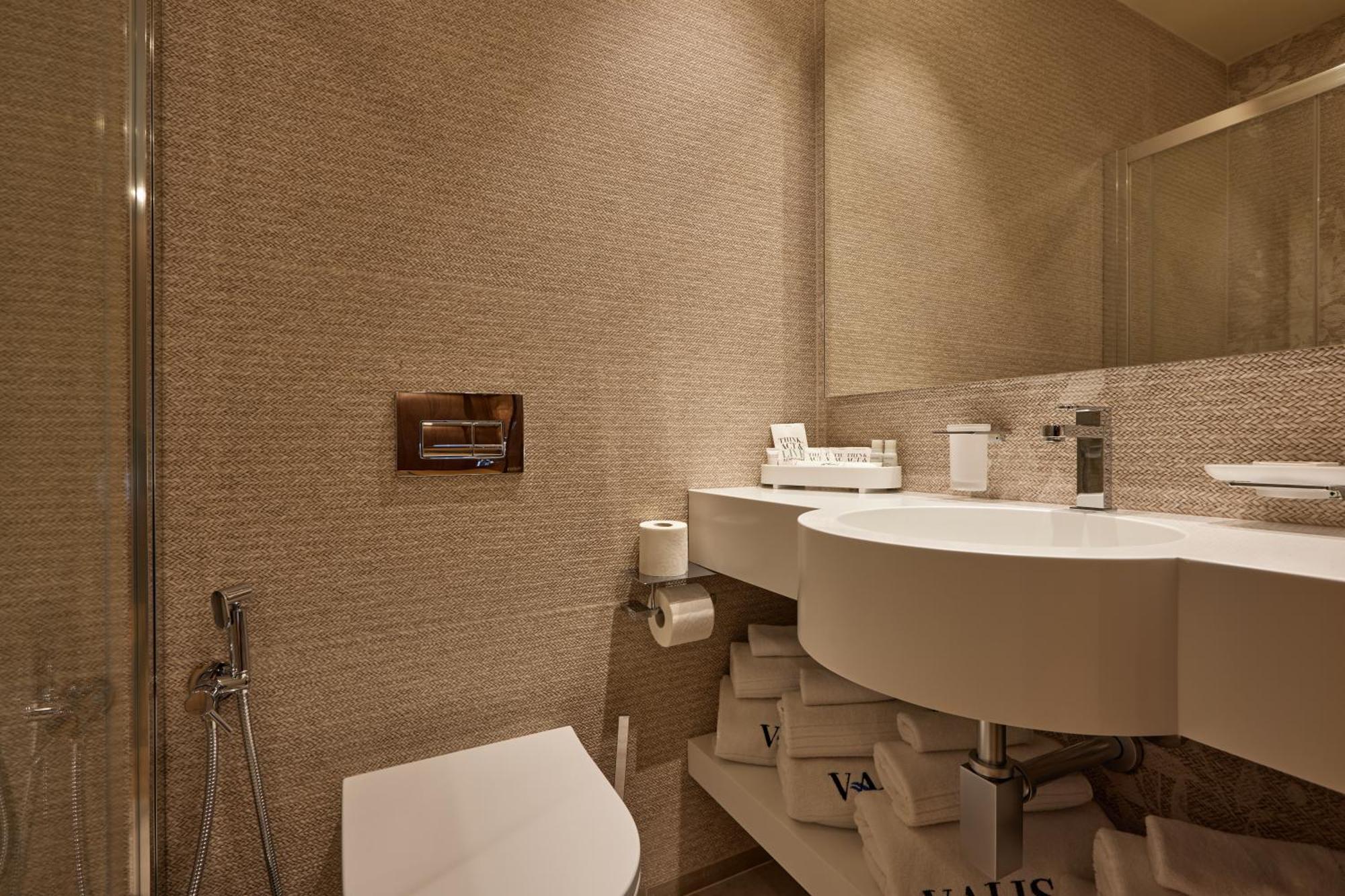 Valis Luxury Hotel Vlorë Buitenkant foto