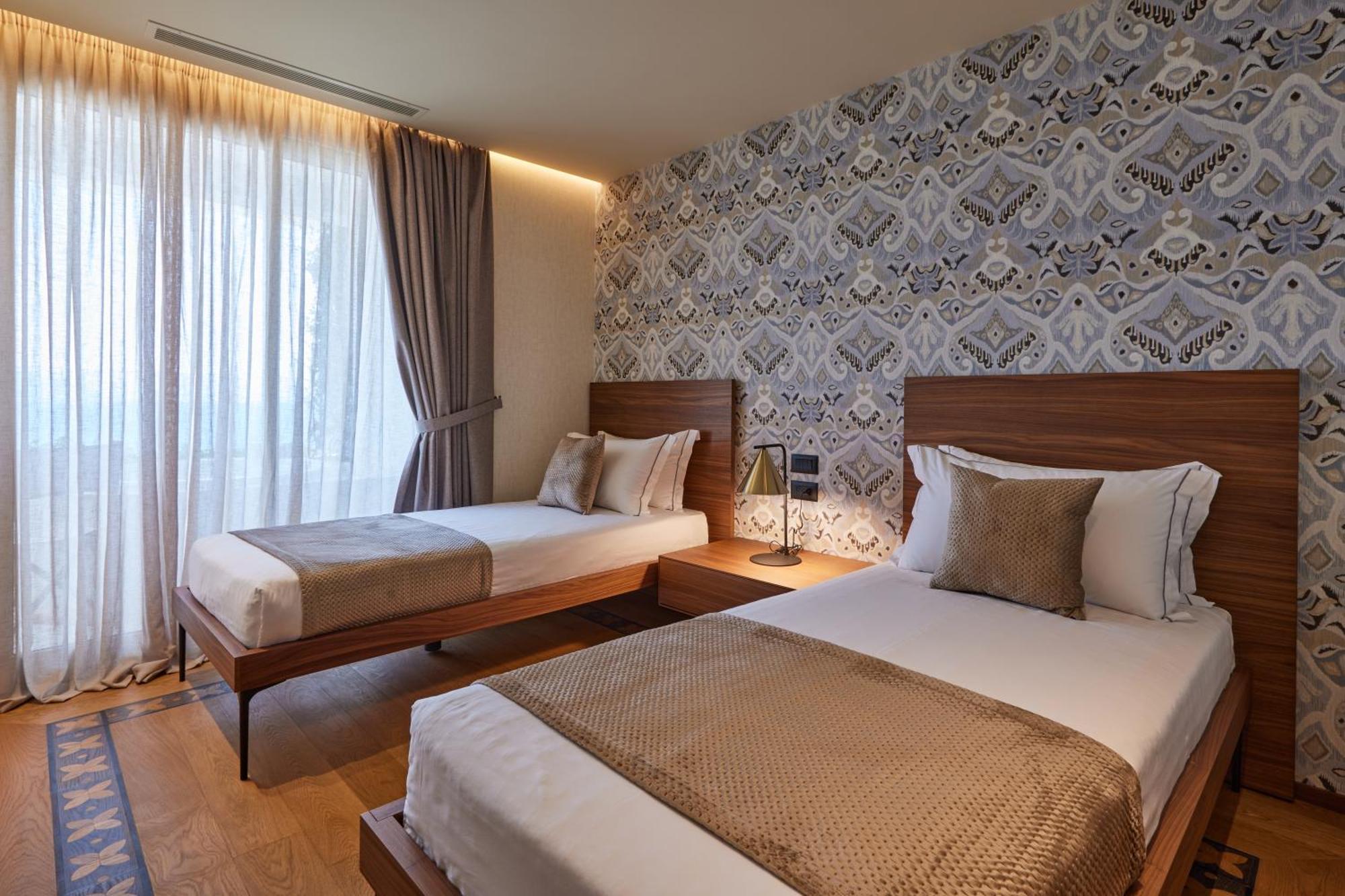 Valis Luxury Hotel Vlorë Buitenkant foto