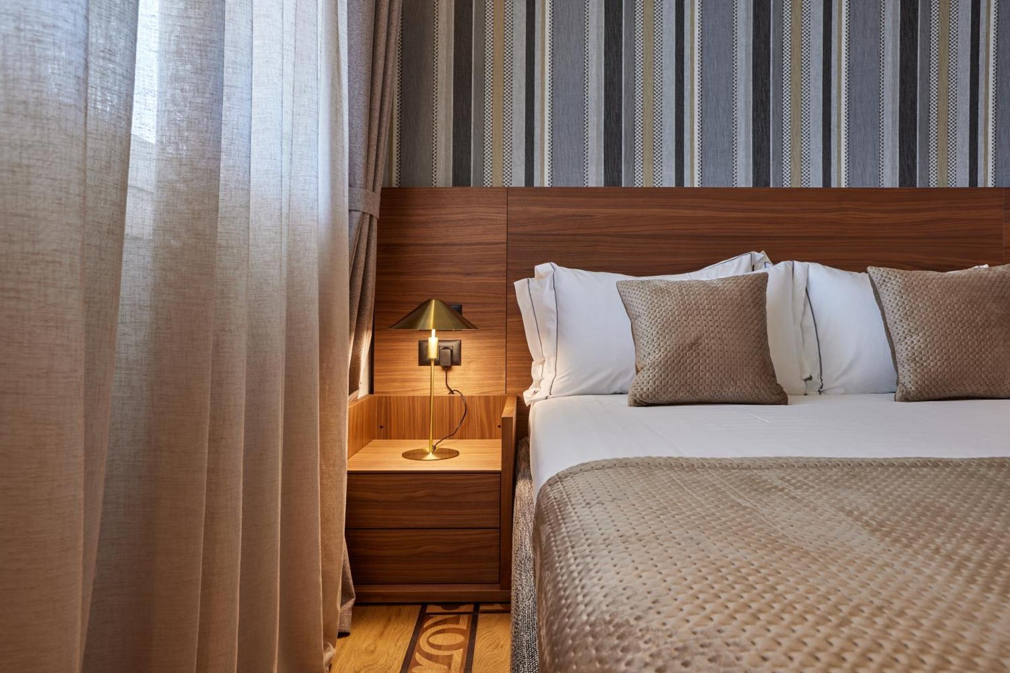 Valis Luxury Hotel Vlorë Buitenkant foto