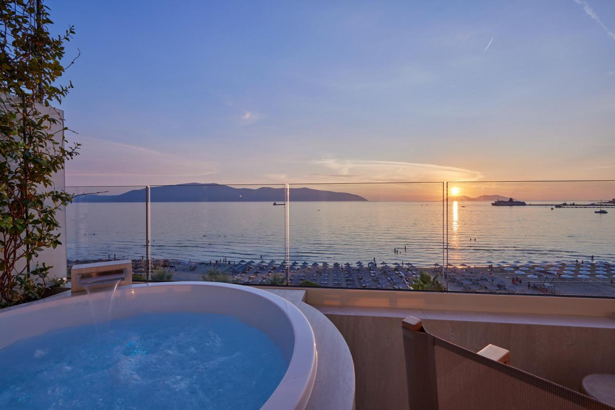 Valis Luxury Hotel Vlorë Buitenkant foto
