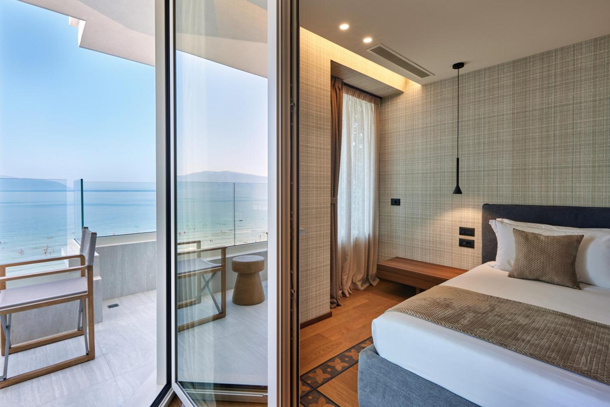 Valis Luxury Hotel Vlorë Buitenkant foto
