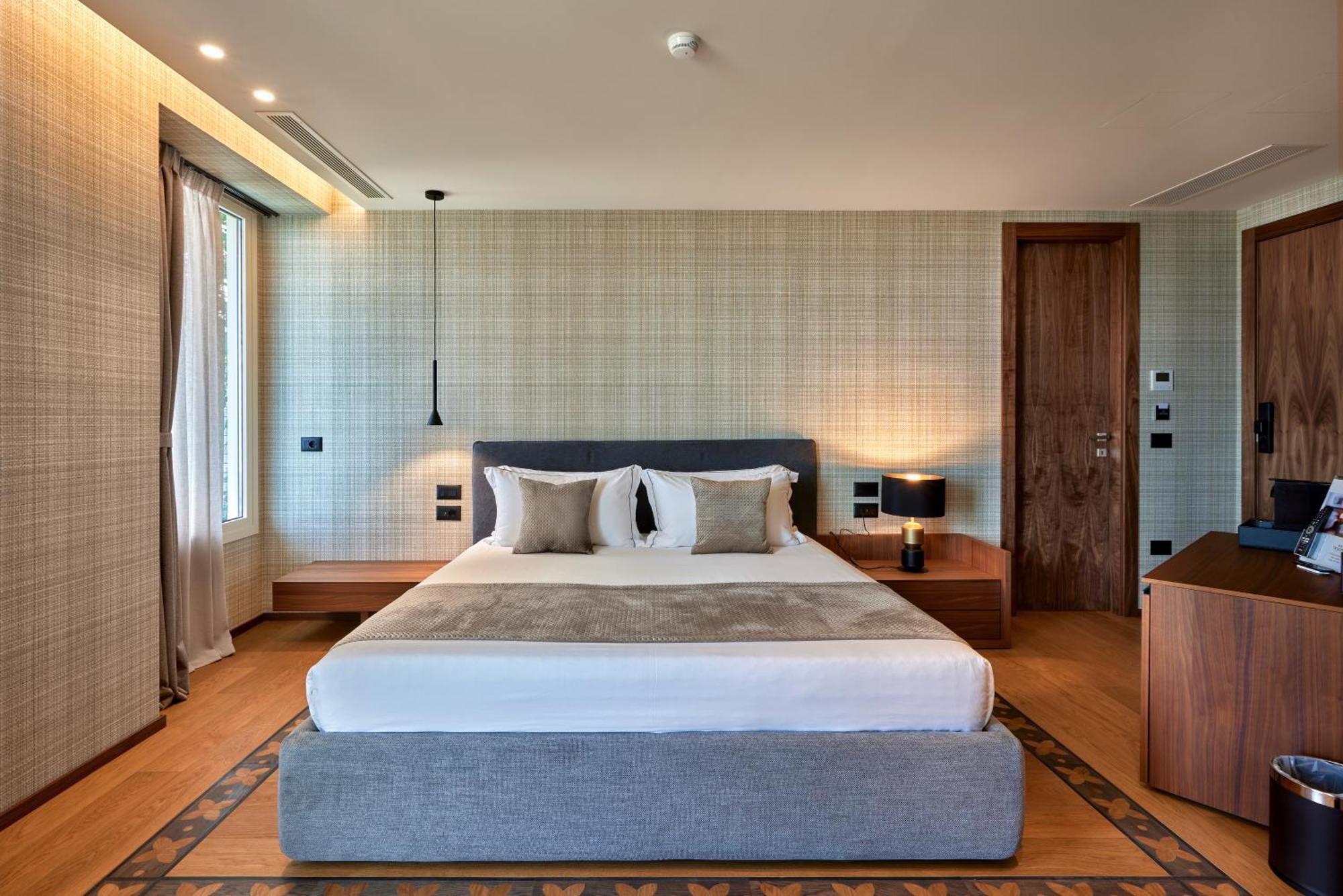 Valis Luxury Hotel Vlorë Buitenkant foto